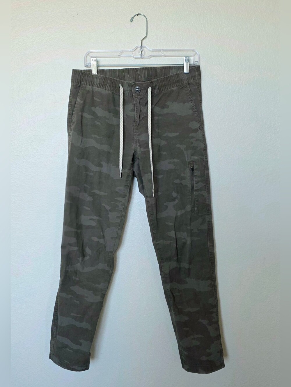 Vuori Women's Camo Ripstop Cargo Pants - Olive